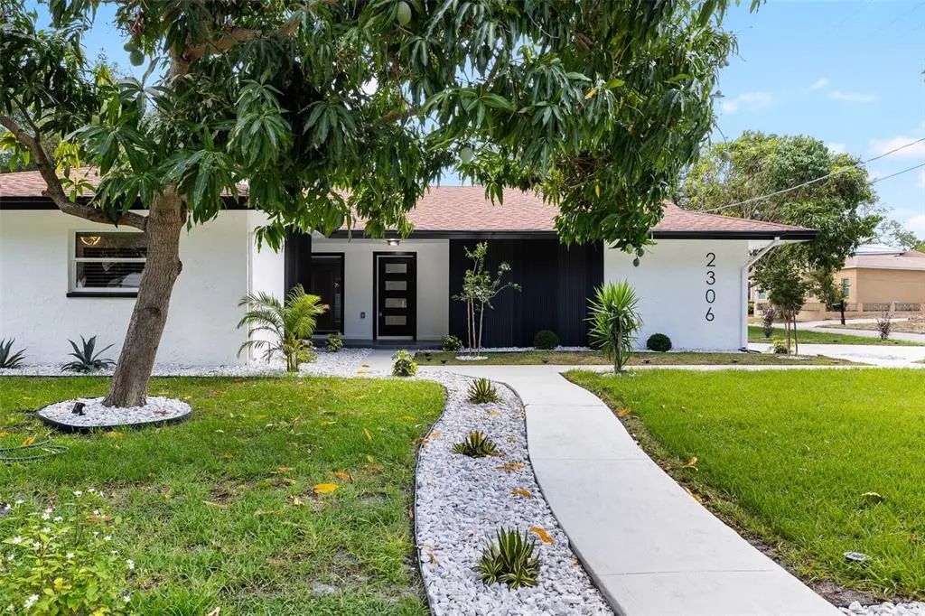 2306 S San Jose Circle, TAMPA