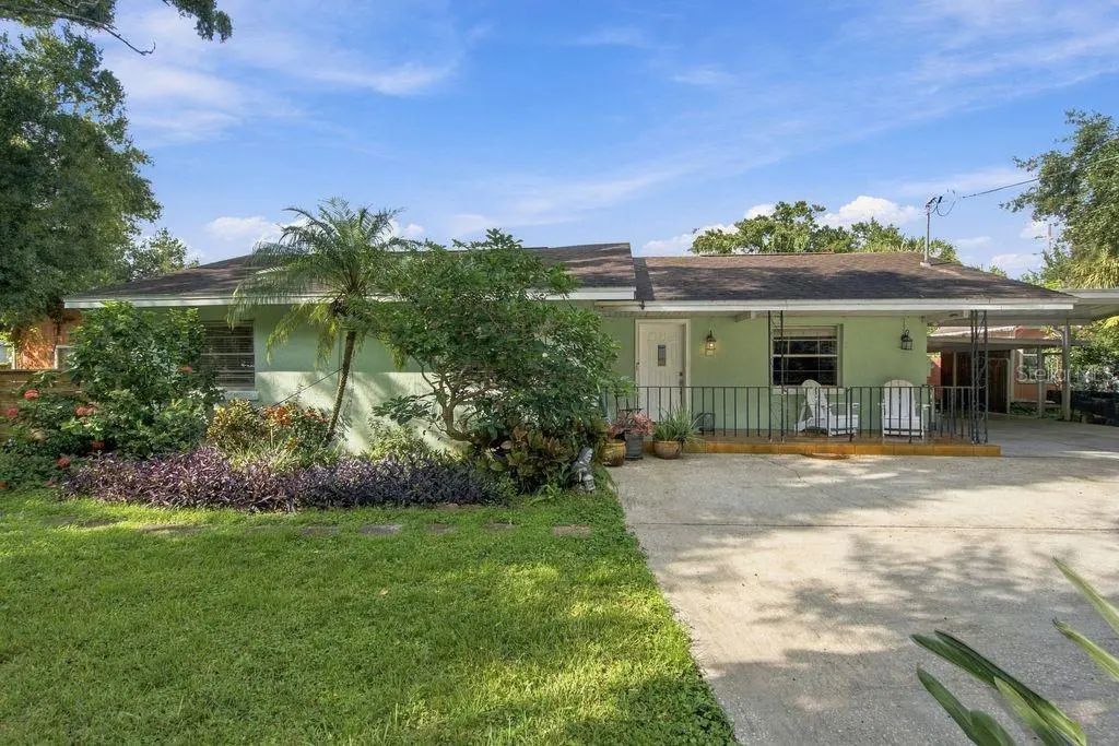 3909 W Powhatan Avenue, TAMPA