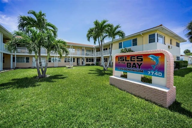 7740 Boca Ciega Drive 204, ST PETE BEACH