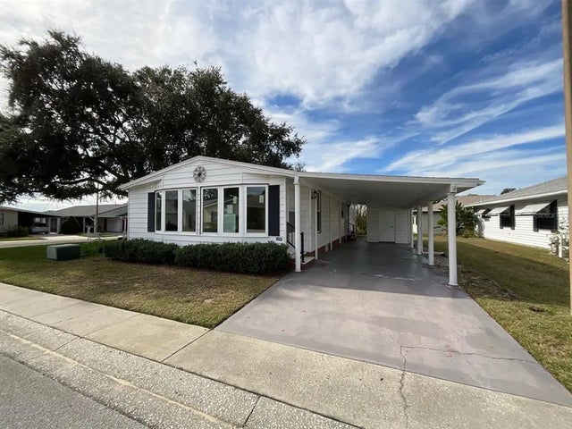 3208 Pebble Bend Drive, LAKELAND