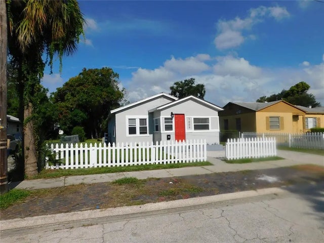 1009 17th Street S, ST PETERSBURG