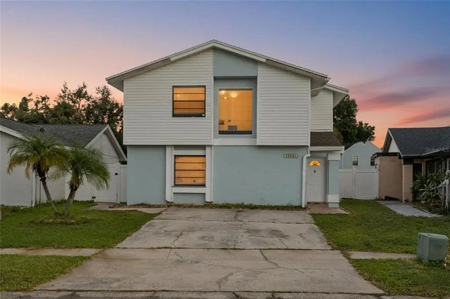 10541 Parkcrest Drive, TAMPA