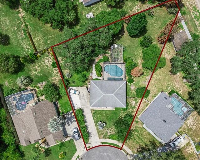 102 Baypoint Drive, DAVENPORT