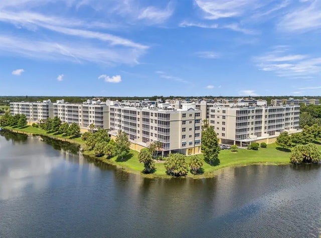 1200 Country Club Drive 2504, LARGO