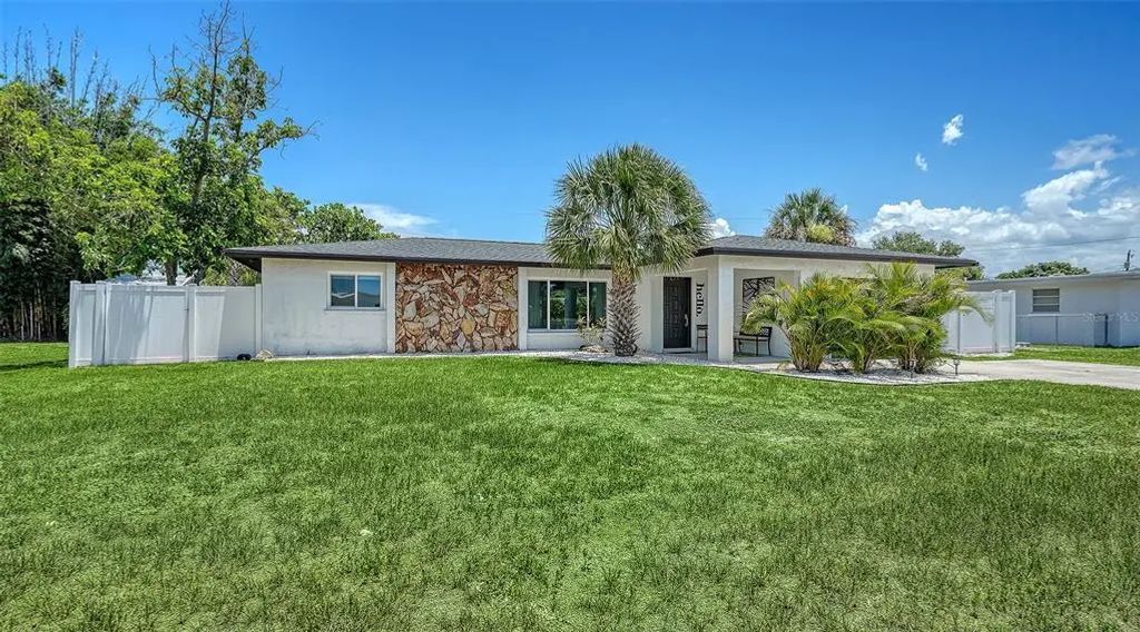 1302 Mango Avenue, VENICE
