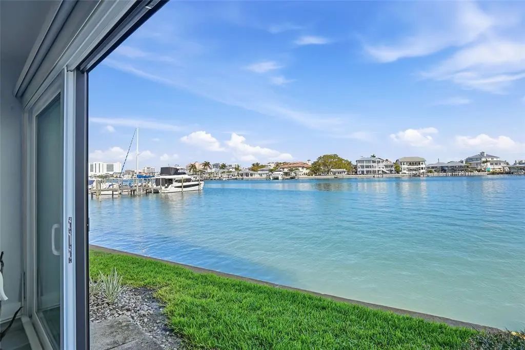 868 Bayway Boulevard 101, CLEARWATER BEACH