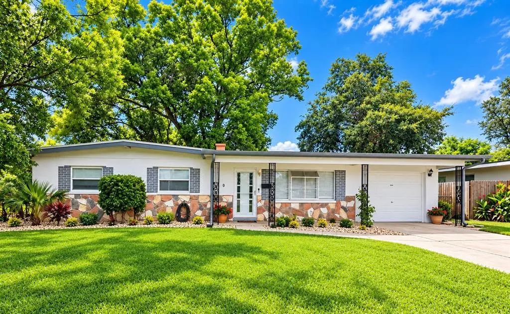 1840 N Powers Drive, ORLANDO
