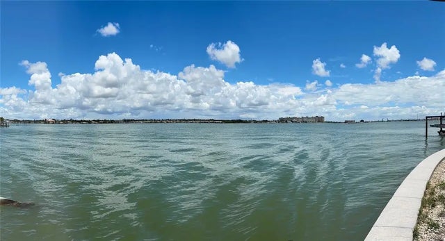 16003 5th Street E, REDINGTON BEACH