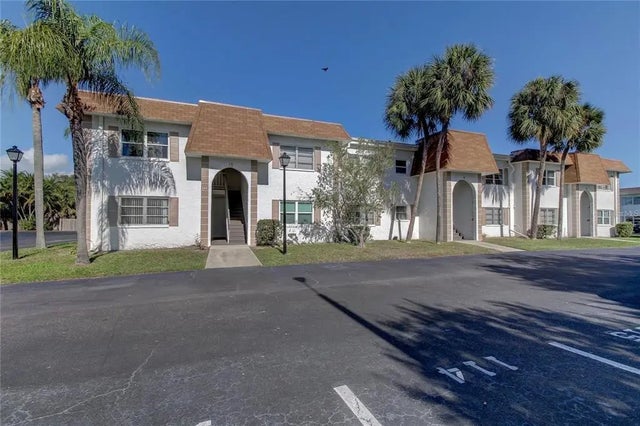 355 Mcmullen Booth Road 116, CLEARWATER