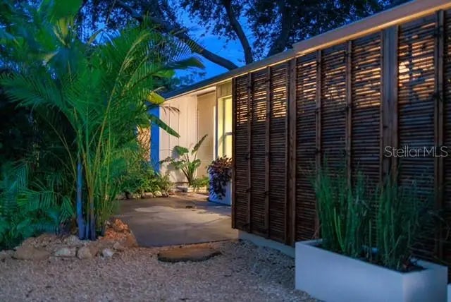 2040 Palm Terrace, SARASOTA