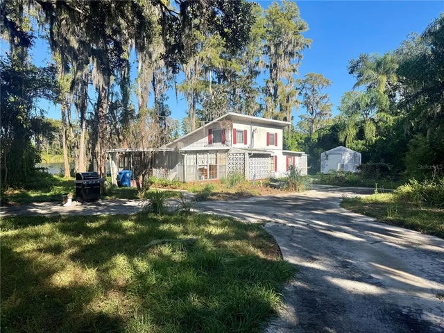16301 Dew Drop Lane, TAMPA