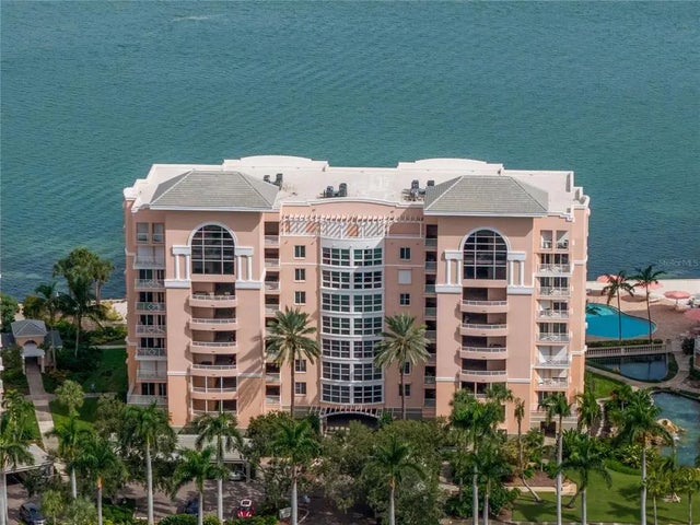 4963 Bacopa Lane S 105, ST PETERSBURG