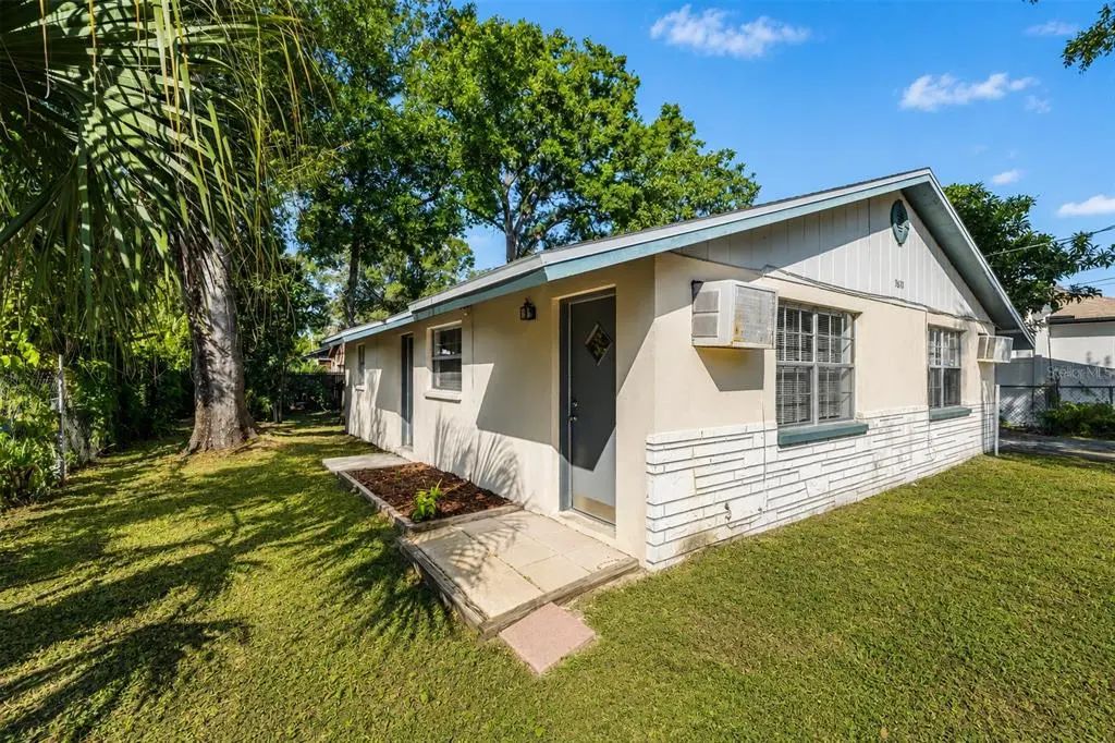 9610 N 12th Street, TAMPA