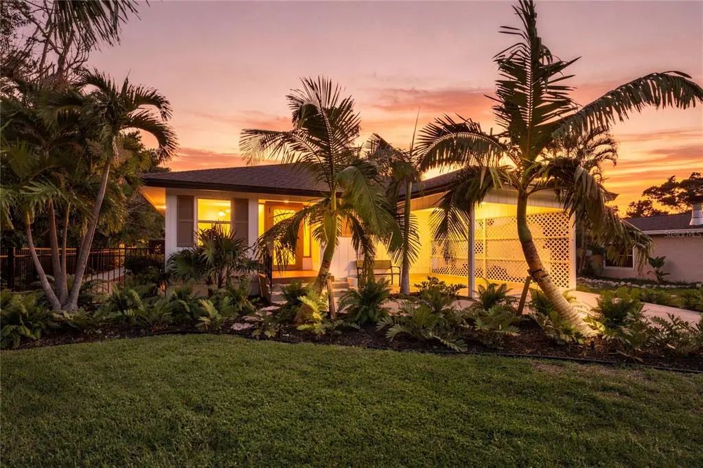 700 Longboat Court, LONGBOAT KEY