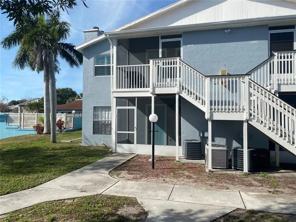 3813 59th Avenue W 3813, BRADENTON