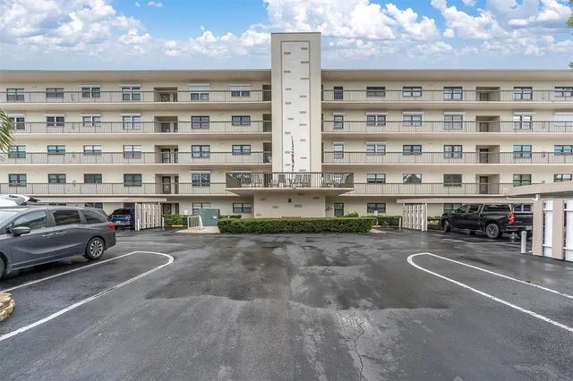 8198 Terrace Garden Drive 511, ST PETERSBURG
