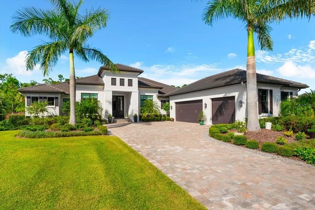 8407 Lindrick Lane, BRADENTON