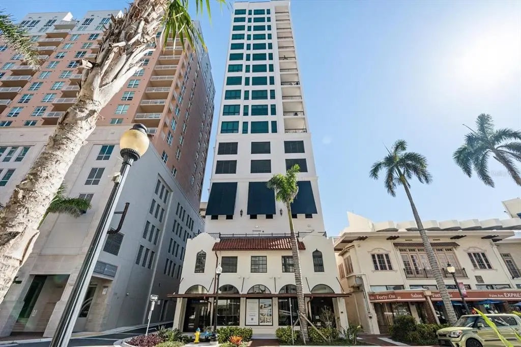 33 S Palm 1103