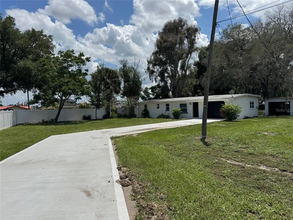 2121 Greenway Drive, WINTER HAVEN