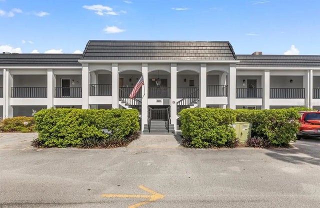 8651 10th Street N 210, ST PETERSBURG