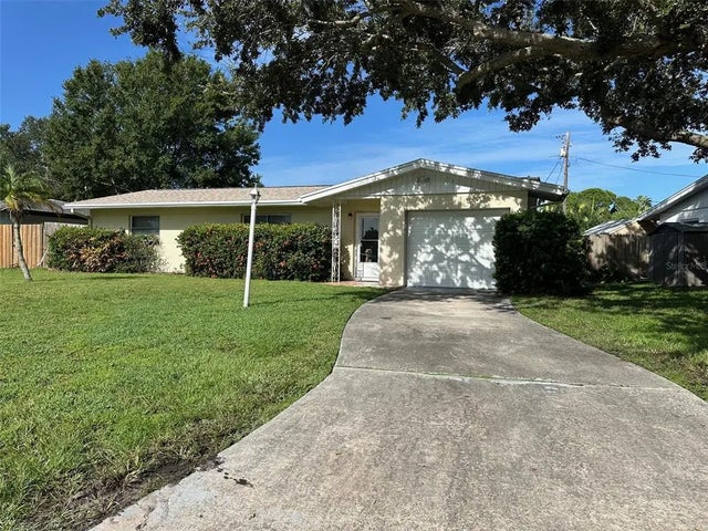 8470 121st Street, SEMINOLE