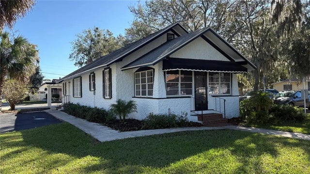 122 N St. Clair Abrams Avenue, TAVARES