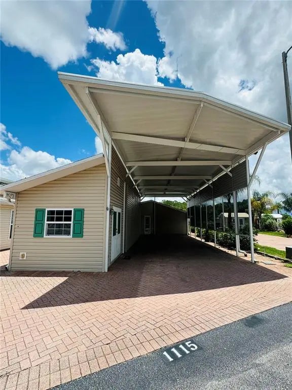 1115 Deer Creek Boulevard, DAVENPORT