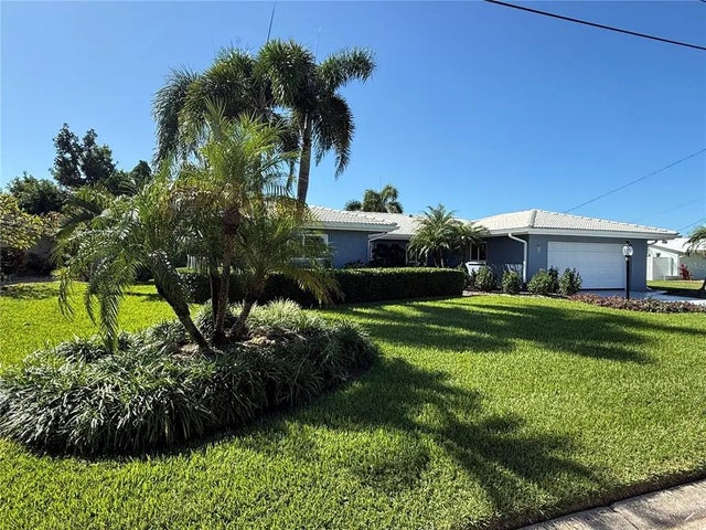 5569 Contento Drive, SARASOTA
