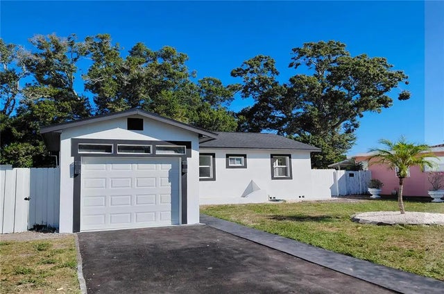 3135 33rd Avenue N, ST PETERSBURG