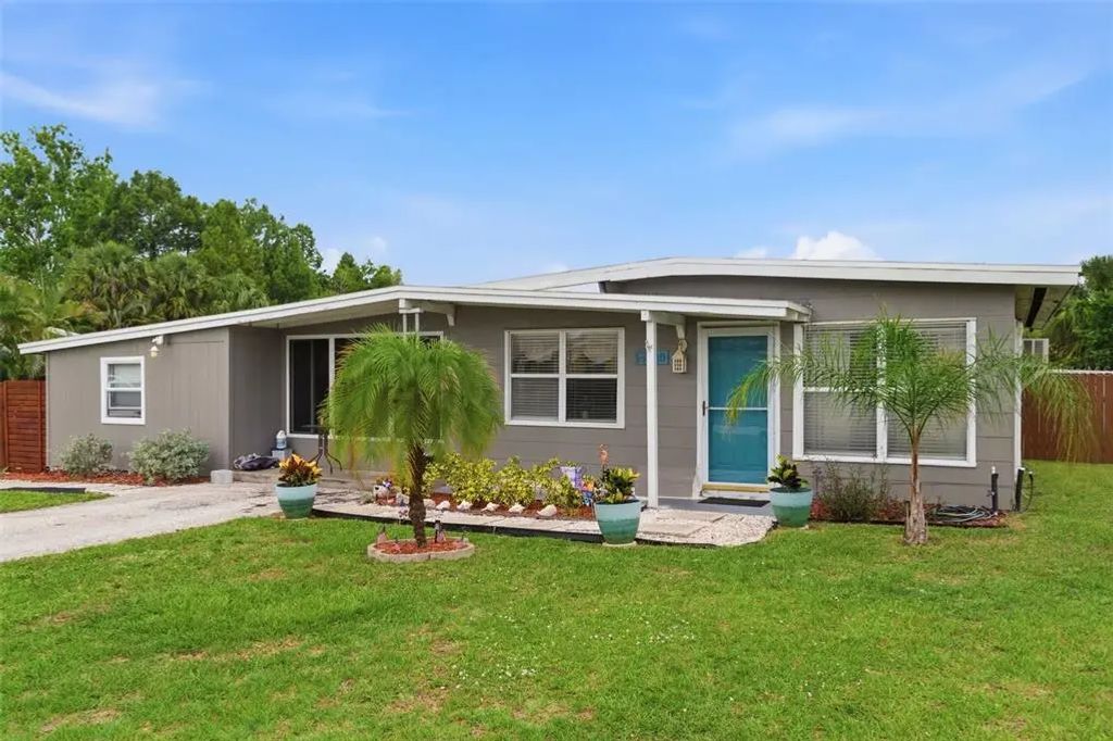 100 Avery Avenue, CRYSTAL BEACH