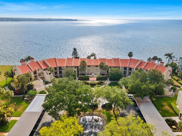 7540 Sunshine Skyway Lane S 221, ST PETERSBURG