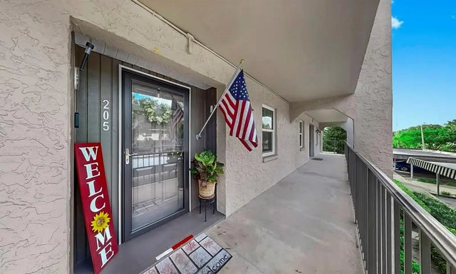 8799 Bardmoor Boulevard 205, SEMINOLE