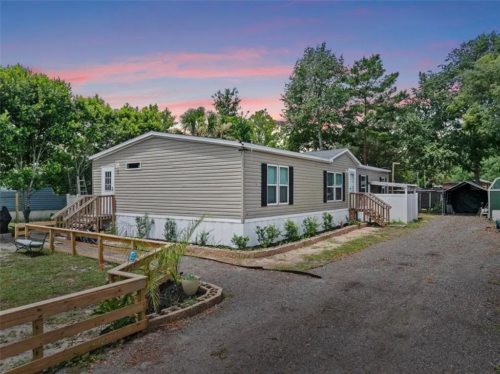 42215 Beech Avenue, DELAND
