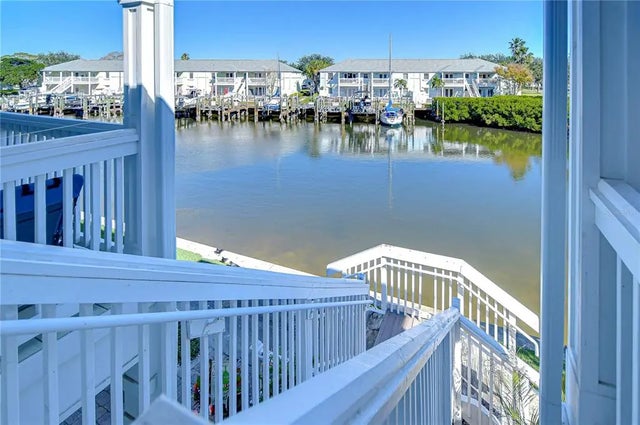5176 Se Salmon Drive Se D, ST PETERSBURG