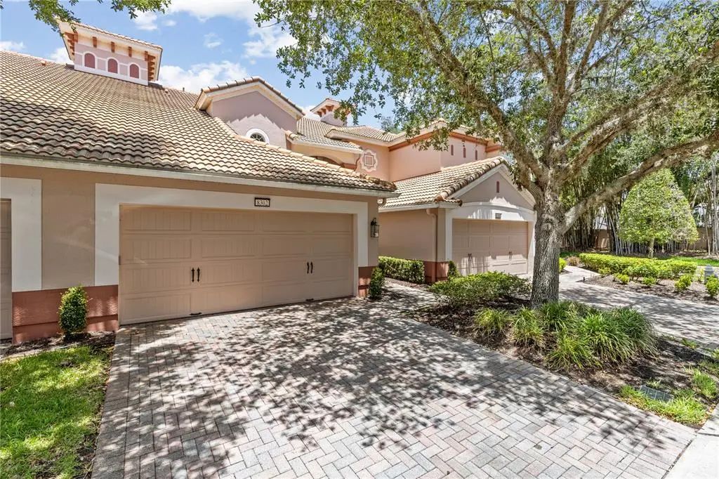 8302 Riverdale Lane, DAVENPORT