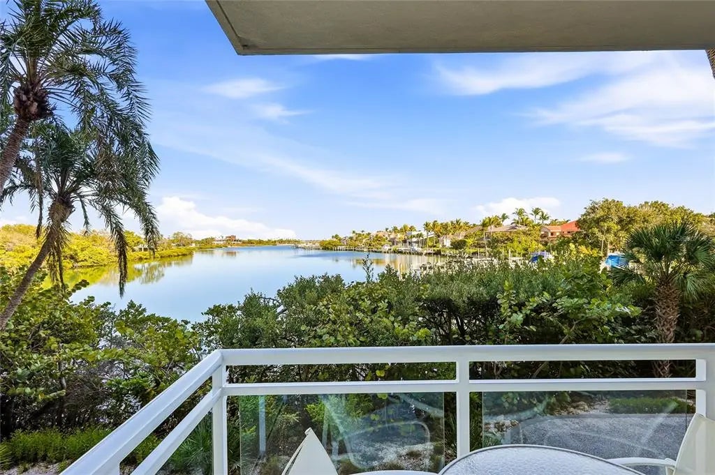 225 Sands Point Road 7101, LONGBOAT KEY