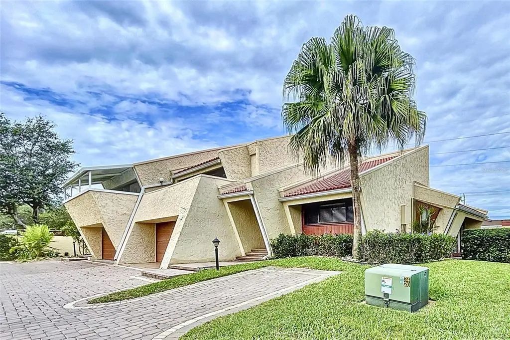 2 Casarena Court, WINTER HAVEN