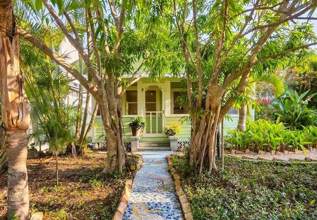 1679 Arlington Street