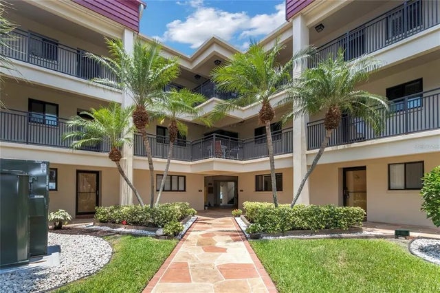868 Bayway Boulevard 312, CLEARWATER BEACH