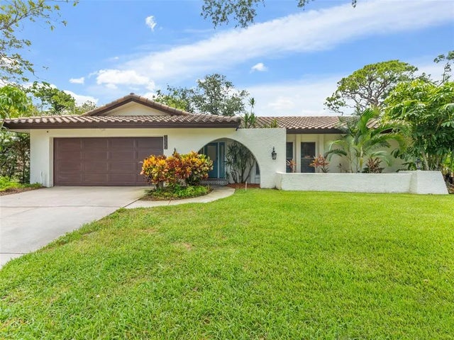 7220 Sunshine Drive S, ST PETERSBURG