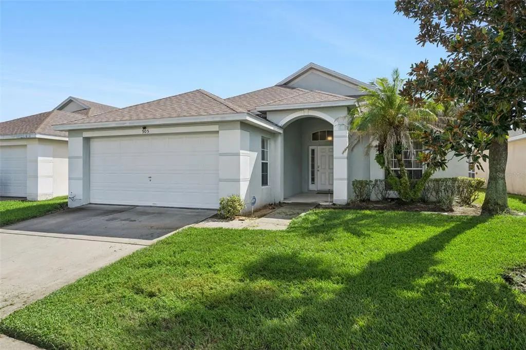 905 Lockbreeze Drive, DAVENPORT