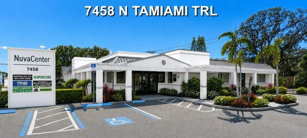 7458 N Tamiami Trail, SARASOTA