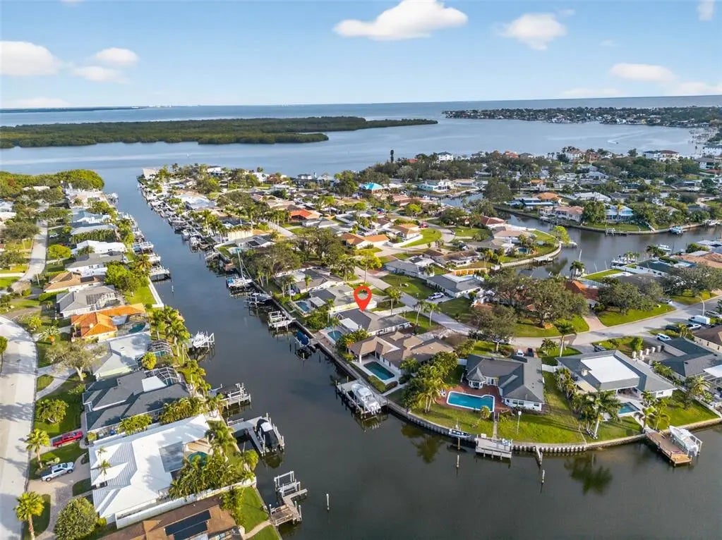 1963 Tanglewood Drive Ne, ST PETERSBURG