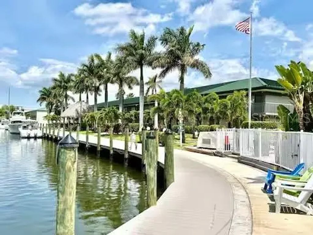 7150 N Tamiami Trail C216, SARASOTA