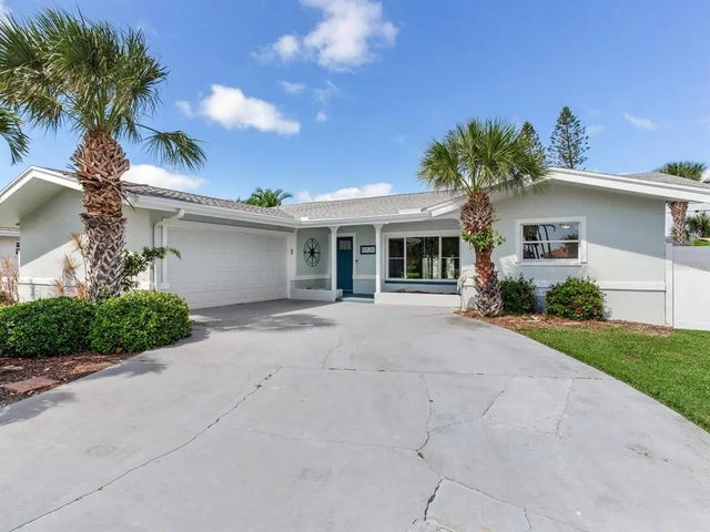 10120 Paradise Boulevard, TREASURE ISLAND