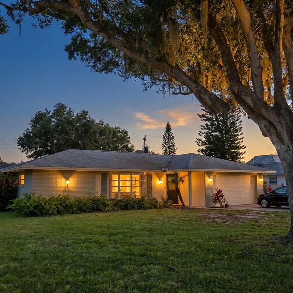 3926 Calliandra Drive, SARASOTA