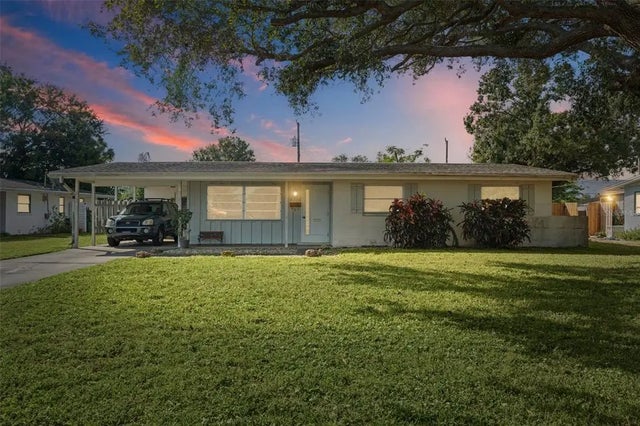 2952 Sequoia Lane, SARASOTA