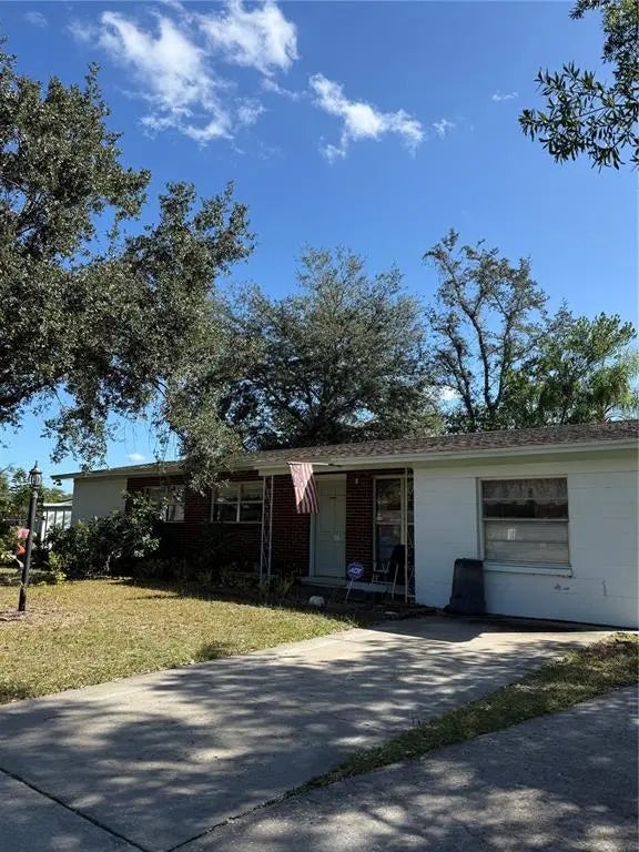 8801 Chinaberry Drive, TAMPA