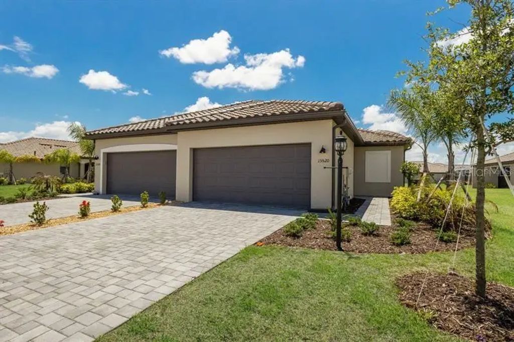 15520 Sunny Day Drive, BRADENTON