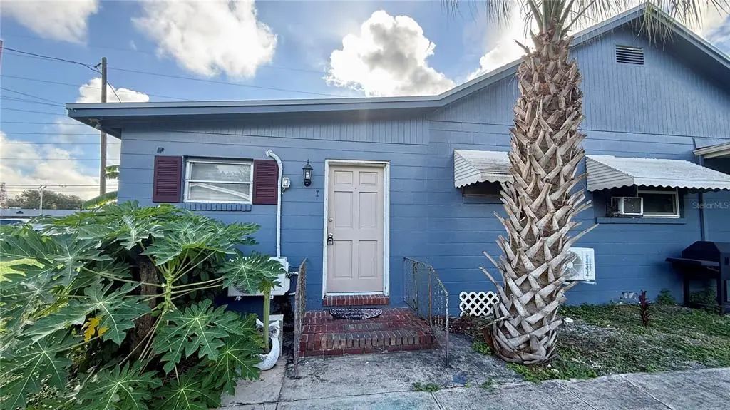 1310 N Combee Road 7, LAKELAND